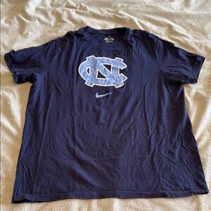 Nike Men's North Carolina Tarheels Navy Blue T-Shirt